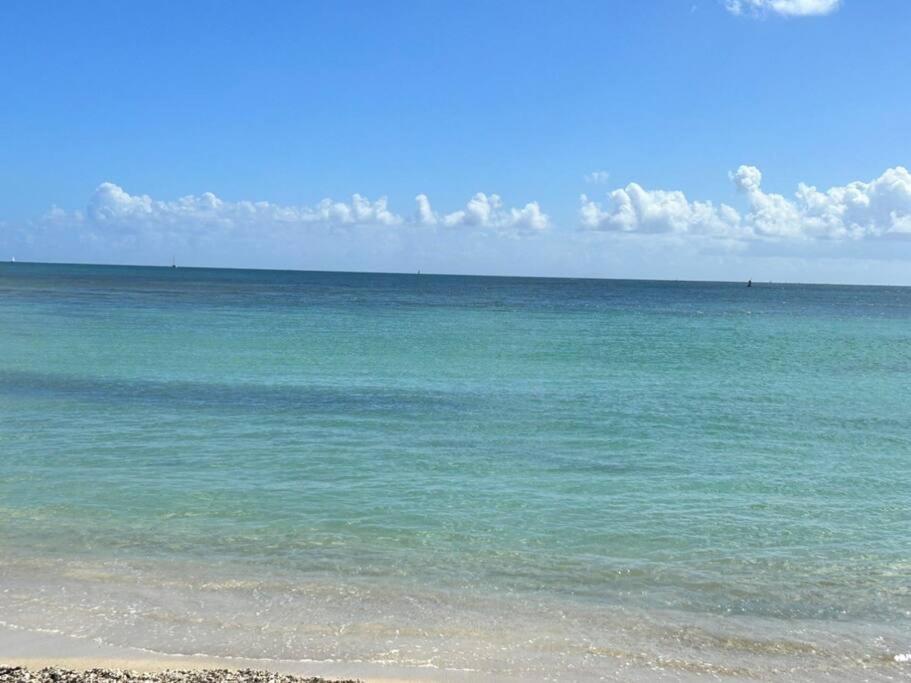 Studio Cosy Plage Et Piscine A Bas Du Fort Le Gosier  Exterior photo